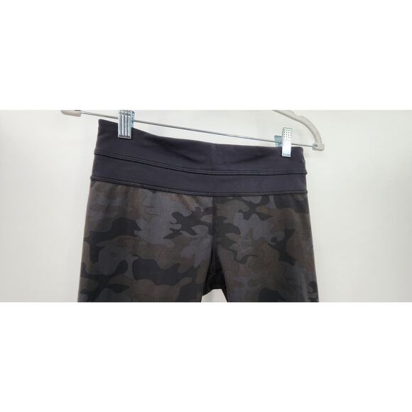 Lululemon Run Inspire Crop II Size 4 All Luxtreme Savasana Camo‎ Black Mesh - Picture 4 of 11